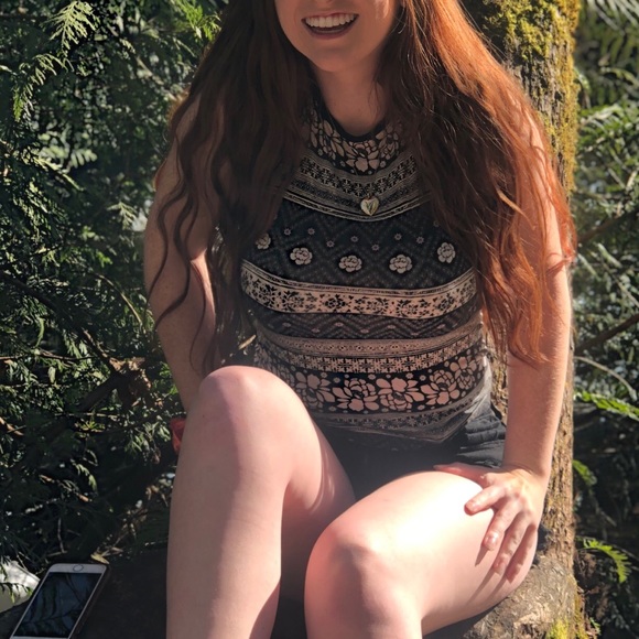 ✨SOLD✨American Eagle halter top - Picture 7 of 13